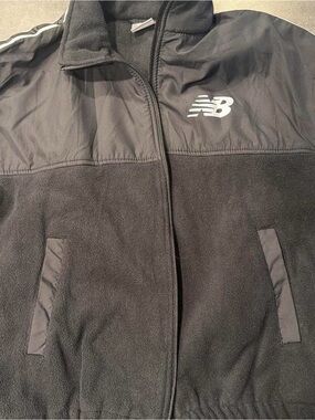 New Balance Women’s Black Full-Zip Fleece Jacket